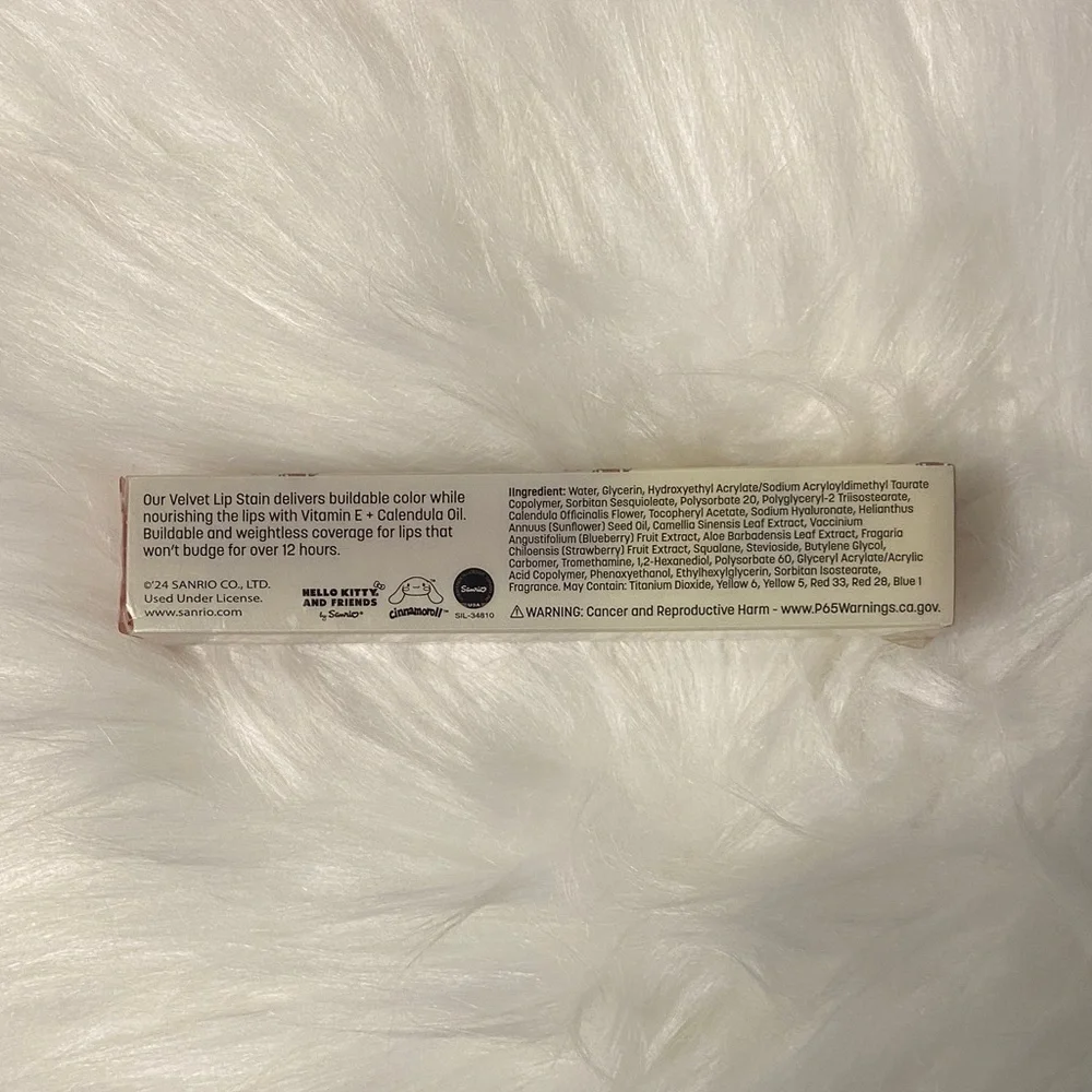 Crème x Hello Kitty velvet lip stain/ sweet delight